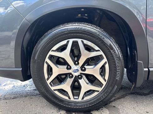 Used 2021 Subaru Forester Premium AWD/4WD image 9