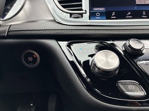 New 2026 Chrysler Pacifica Select image 13