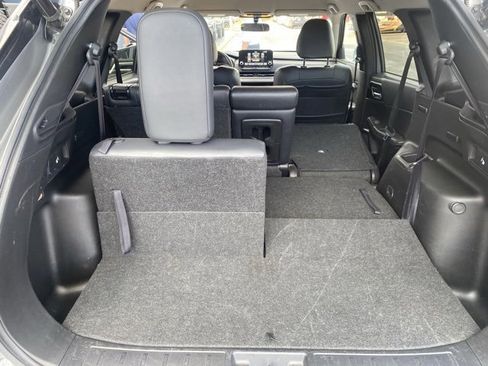 Used 2024 Mitsubishi Outlander SE image 25