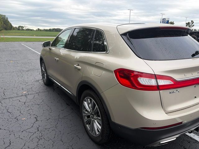 Used 2017 Lincoln MKX Reserve w/ Driver Assistance Package AWD/4WD image 14