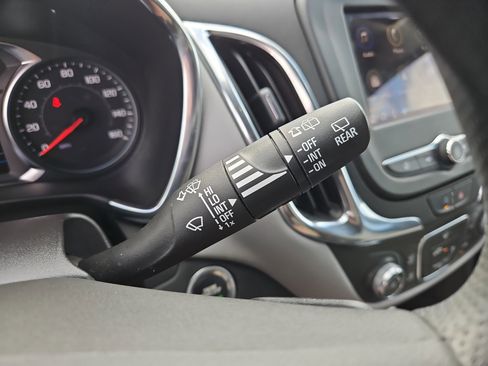 Used 2024 Chevrolet Equinox LS w/ LS Convenience Package image 22