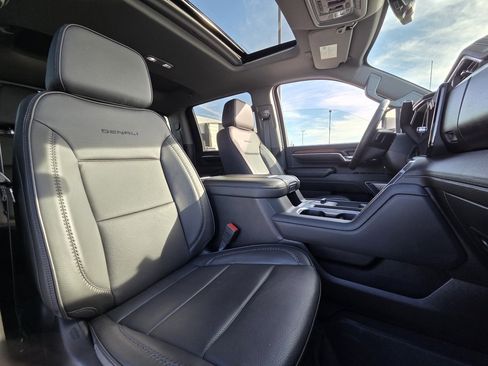 Used 2024 GMC Sierra 3500 Denali w/ Denali Reserve Package image 30