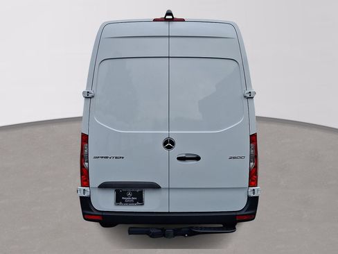 Used 2025 Mercedes-Benz Sprinter 2500 image 5