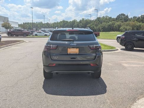 Used 2023 Jeep Compass Limited AWD/4WD image 4