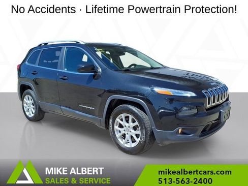 Used 2016 Jeep Cherokee Latitude AWD/4WD image 1