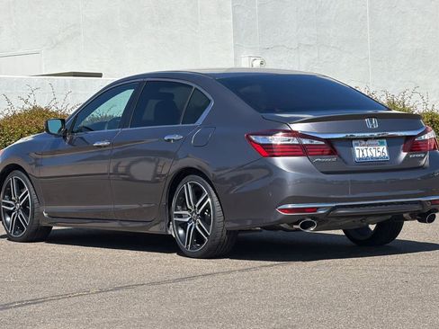 Used 2017 Honda Accord Sport image 7