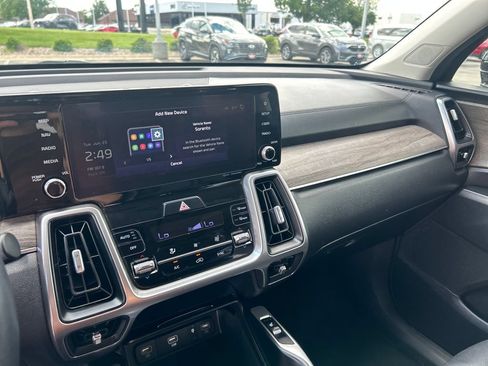 Used 2023 Kia Sorento EX w/ Panoramic Sunroof Package FWD image 16
