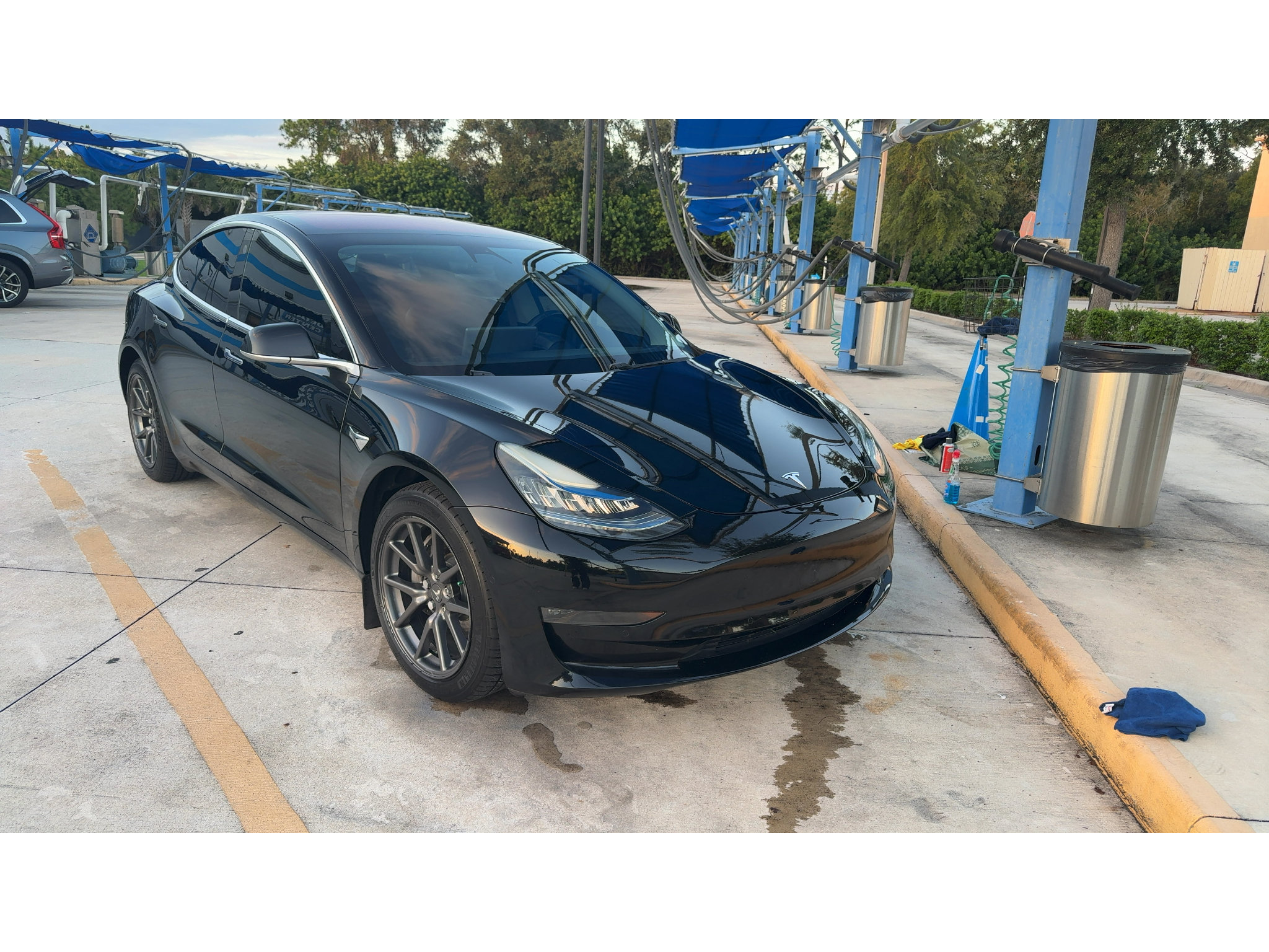 Used 2018 Tesla Model 3 Long Range RWD image 3