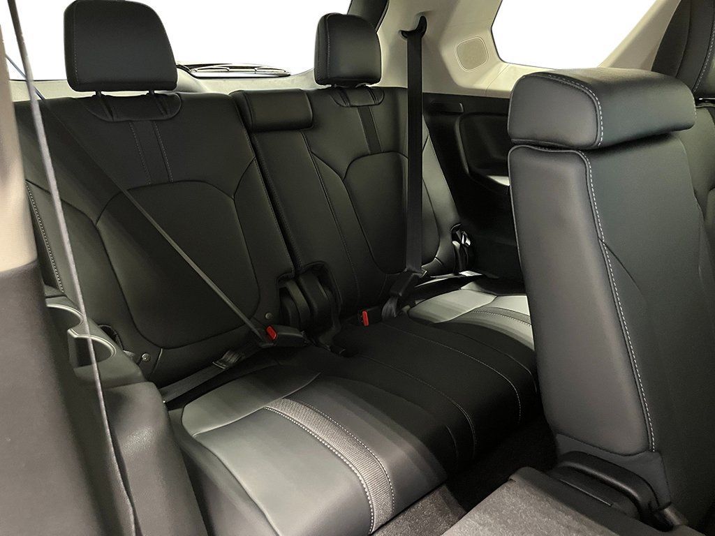 Used 2025 Honda Pilot Touring image 27