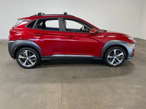 Used 2020 Hyundai Kona Limited FWD image 2