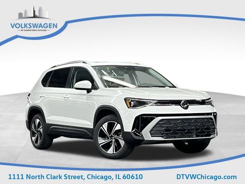 New 2025 Volkswagen Taos SE image 1