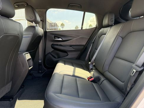 Used 2025 Buick Envista Sport Touring image 23