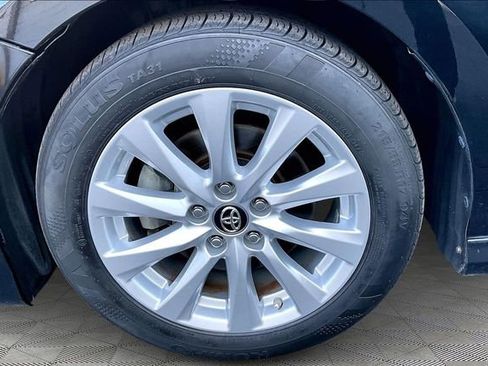 Used 2018 Toyota Camry LE image 21