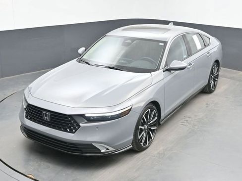 Certified 2025 Honda Accord Touring image 15