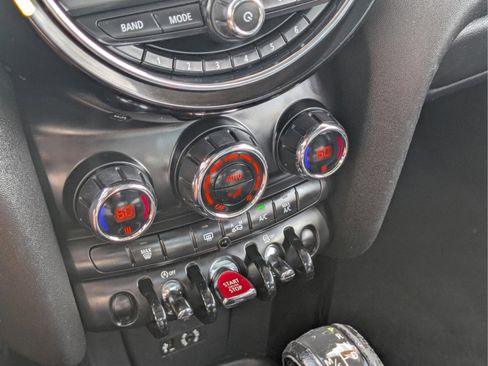 Used 2015 MINI Cooper S image 39