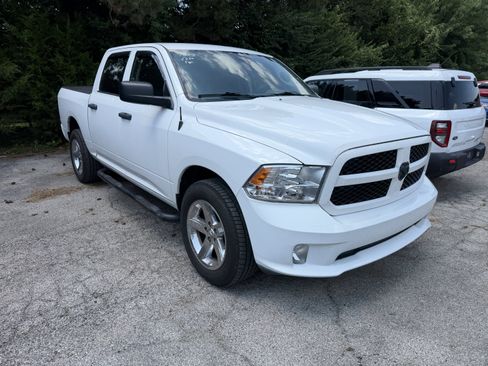 Used 2018 RAM 1500 Express w/ Express Value Package AWD/4WD image 2