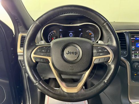 Used 2016 Jeep Grand Cherokee Laredo 75th Anniversary AWD/4WD image 13