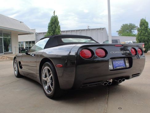 Used 2002 Chevrolet Corvette Convertible w/ Preferred Equipment Group2 RWD image 17