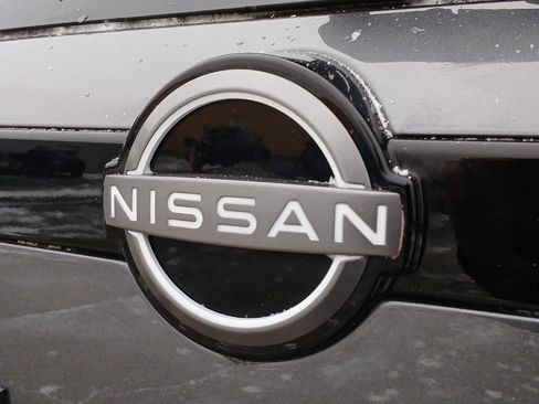 Used 2024 Nissan Pathfinder SV w/ Black Appearance Package image 27