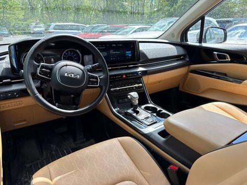 Used 2024 Kia Carnival EX FWD image 32