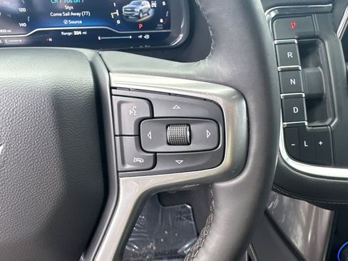 Used 2023 Chevrolet Suburban Premier image 28