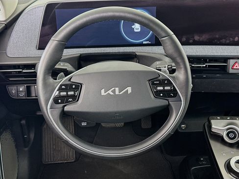 Used 2024 Kia EV6 Wind w/ Wind Technology Package AWD/4WD image 18