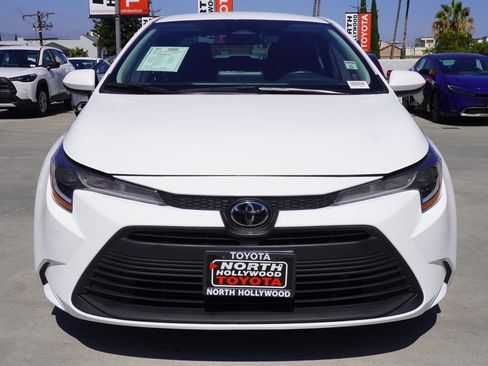 Used 2023 Toyota Corolla LE FWD image 3