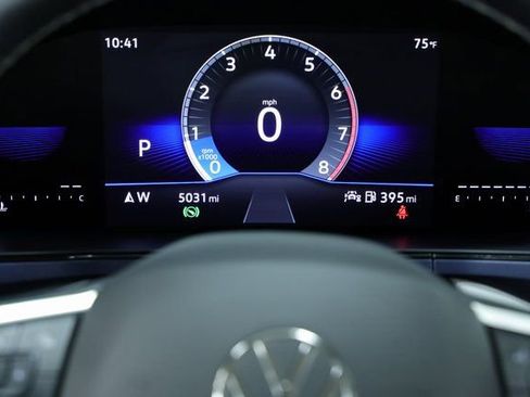 New 2024 Volkswagen Taos SE image 14