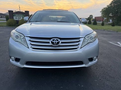 Used 2011 Toyota Avalon Limited image 11