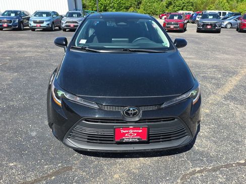 Used 2024 Toyota Corolla LE FWD image 3
