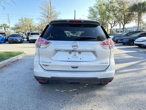 Used 2015 Nissan Rogue SV image 5