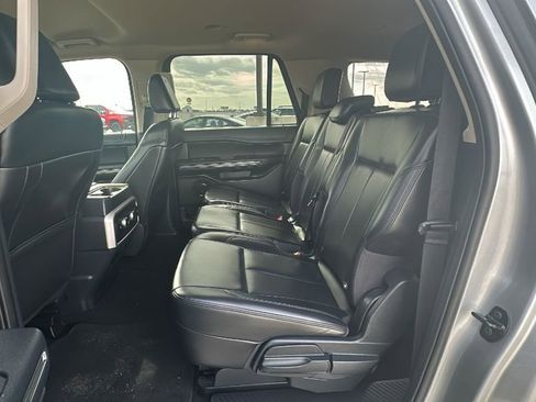 Used 2024 Ford Expedition Max XLT image 31