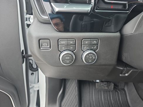 New 2026 GMC Sierra 1500 Elevation w/ Elevation Premium Package AWD/4WD image 25