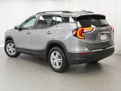 Used 2024 GMC Terrain SLE w/ Driver Convenience Package AWD/4WD image 5