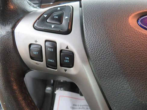 Used 2018 Ford Taurus Limited image 16