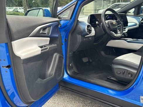 Used 2025 Chevrolet Equinox EV LT FWD image 13
