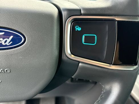 Used 2025 Ford Expedition Active RWD image 17