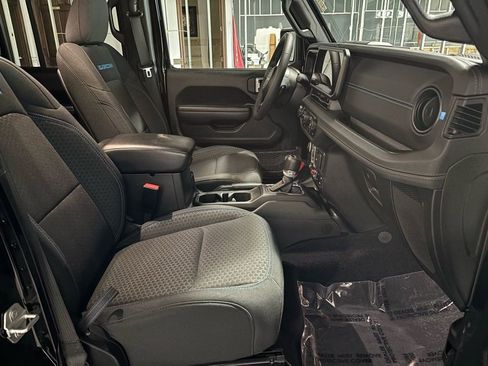 Used 2024 Jeep Wrangler Unlimited Rubicon 4xe image 19