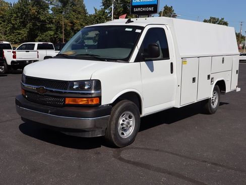 New 2025 Chevrolet Express 3500 w/ Power Convenience Package image 27