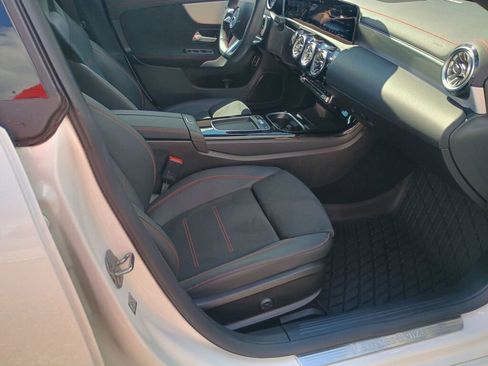 Used 2025 Mercedes-Benz CLA 250 4MATIC image 22