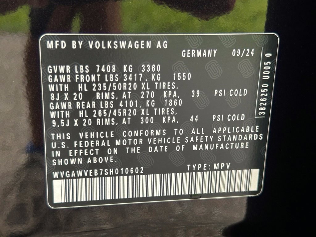 Used 2025 Volkswagen ID. Buzz Pro S RWD image 50