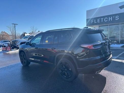 Used 2025 GMC Acadia Elevation w/ Elevation Premium Package image 7