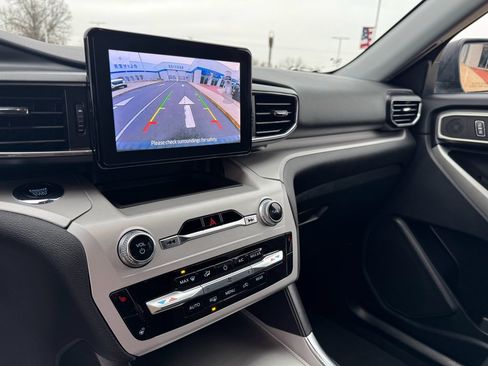 Used 2023 Ford Explorer XLT w/ Equipment Group 202A image 27