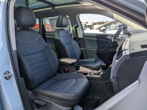 New 2026 Volkswagen Taos SEL image 34