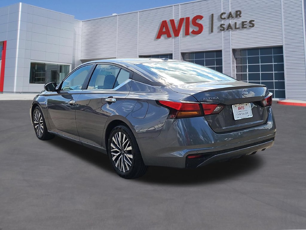 Used 2025 Nissan Altima 2.5 SV FWD image 9