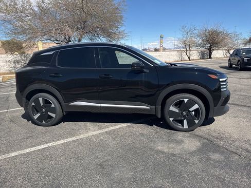 Used 2025 Nissan Kicks SR image 6