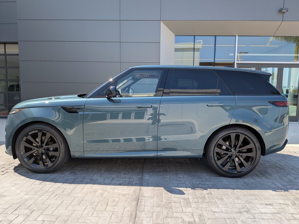 New 2026 Land Rover Range Rover Sport Dynamic SE AWD/4WD image 3