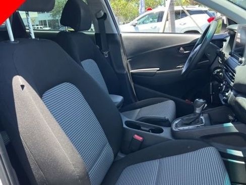 Used 2023 Hyundai Kona SE FWD image 5