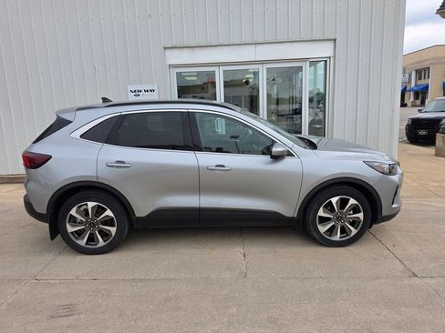 Used 2023 Ford Escape Platinum AWD/4WD image 8