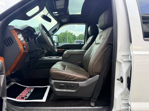 Used 2015 Ford F250 King Ranch w/ FX4 Off-Road Package AWD/4WD image 22